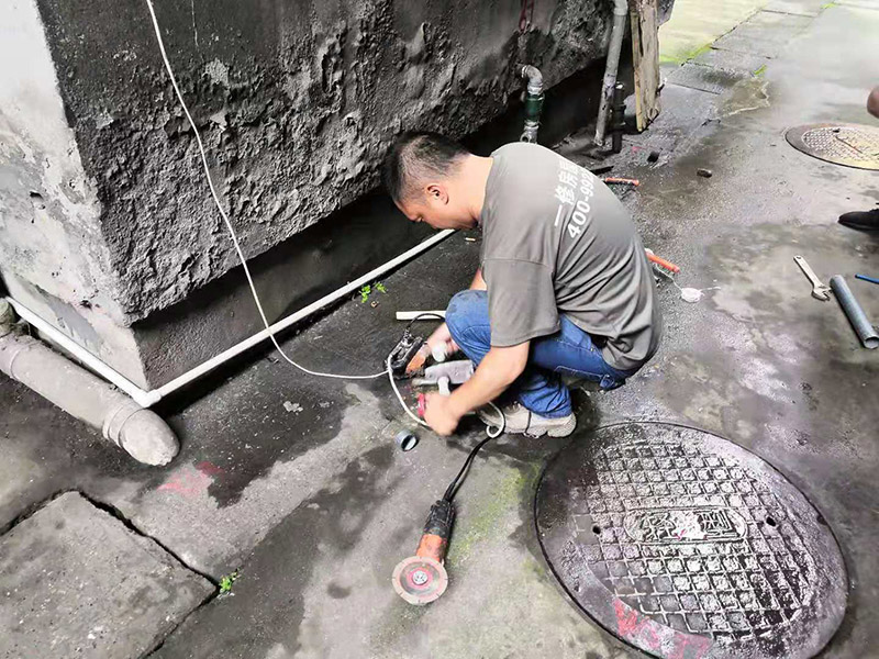 青島水管水龍頭維修-青島暗管漏水補(bǔ)漏-青島管道滲水檢測處理